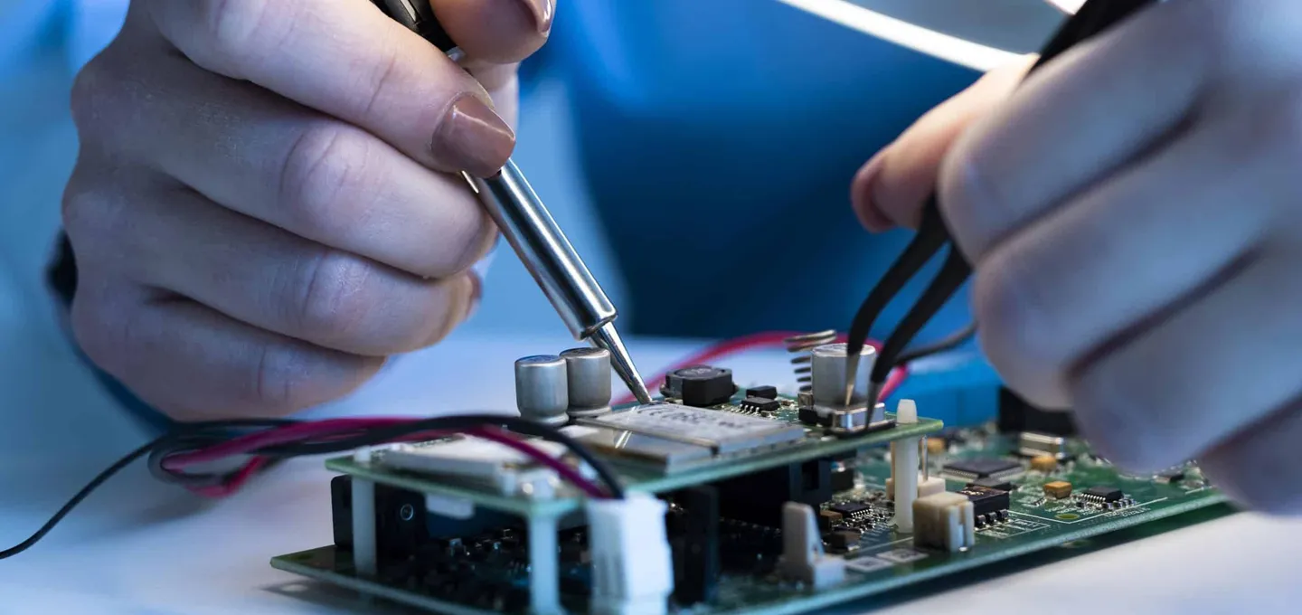 Gözde Bilgisayar teknik servisinde elektronik kart onarımı
